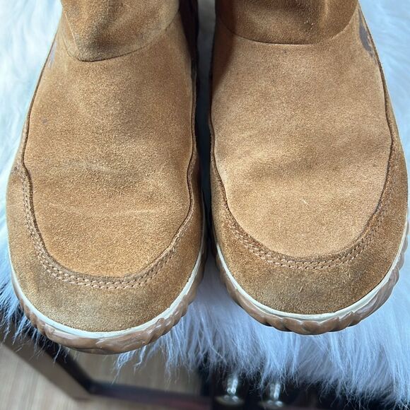 Sorel Out & About Women’s Tan Suede Slip On Winter Booties Sherpa Lined Sz 7.5 - Picture 3 of 11